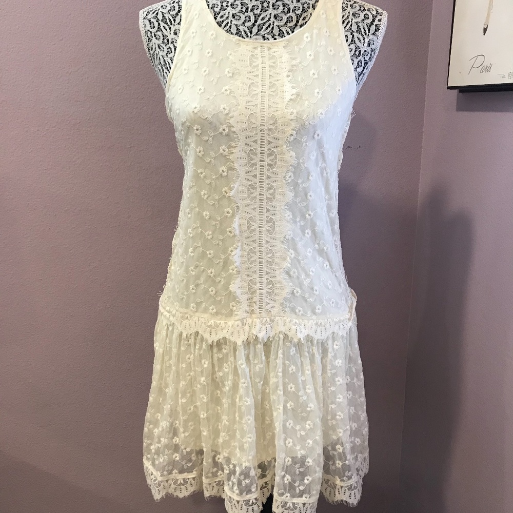 CREAM SLEVELESS DRESS XSMALL
